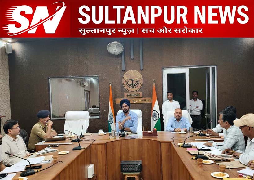 sultanpur-dog-feeding-animal-feeding-centers-spca-meeting-dm-indrajeet-singh